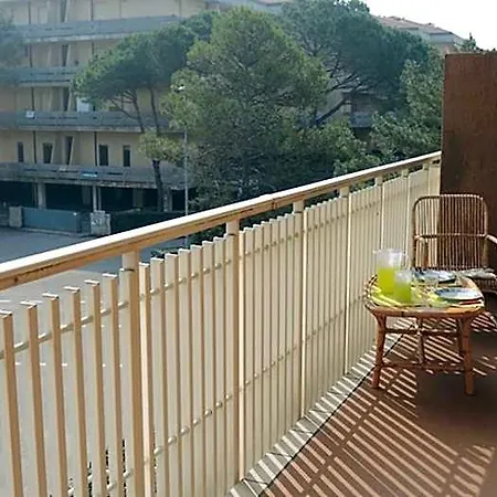 Apartment Family Steps From Pluto